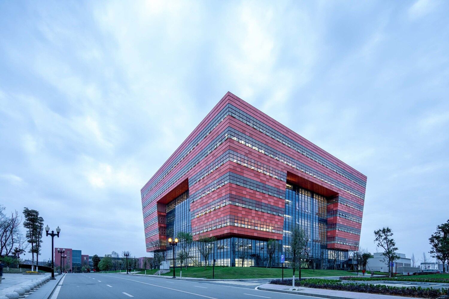 成都大学新图书馆丨中国建筑西南设计研究院